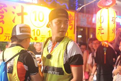 “極限男人幫”揭秘偶像劇拍攝臺前幕后 孫紅雷上演“東北版”霸道總裁 - 中國日報(bào)網(wǎng)